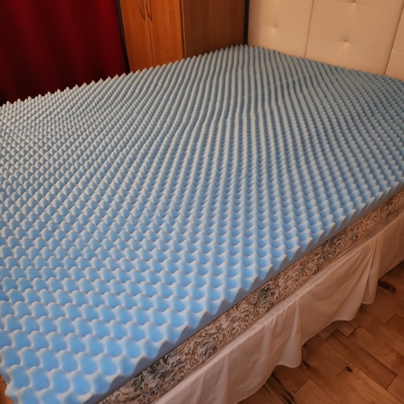 Queen Gel Memory Foam Mattress Topper | 2” Cooling - Picture 4 of 5